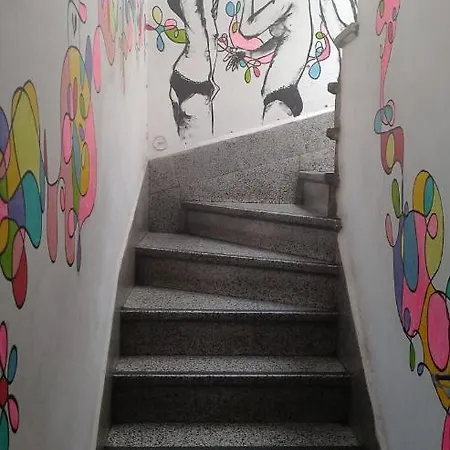 Хостел Lua Lua Palmas (adults Only) Лас-Пальмас-де-Гран-Канария